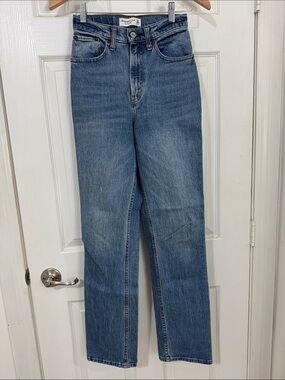Abercrombie 90’s Straight High Rise Jeans